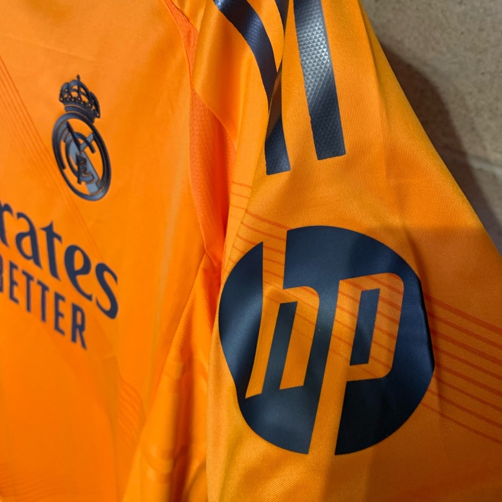 Real Madrid 24/25 Jerseys - Picture 4 of 9